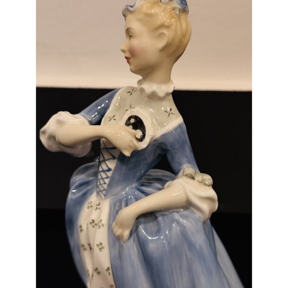 Royal Doulton “Masquerade” HN2251 Bone China Figurine - Picture 4 of 7